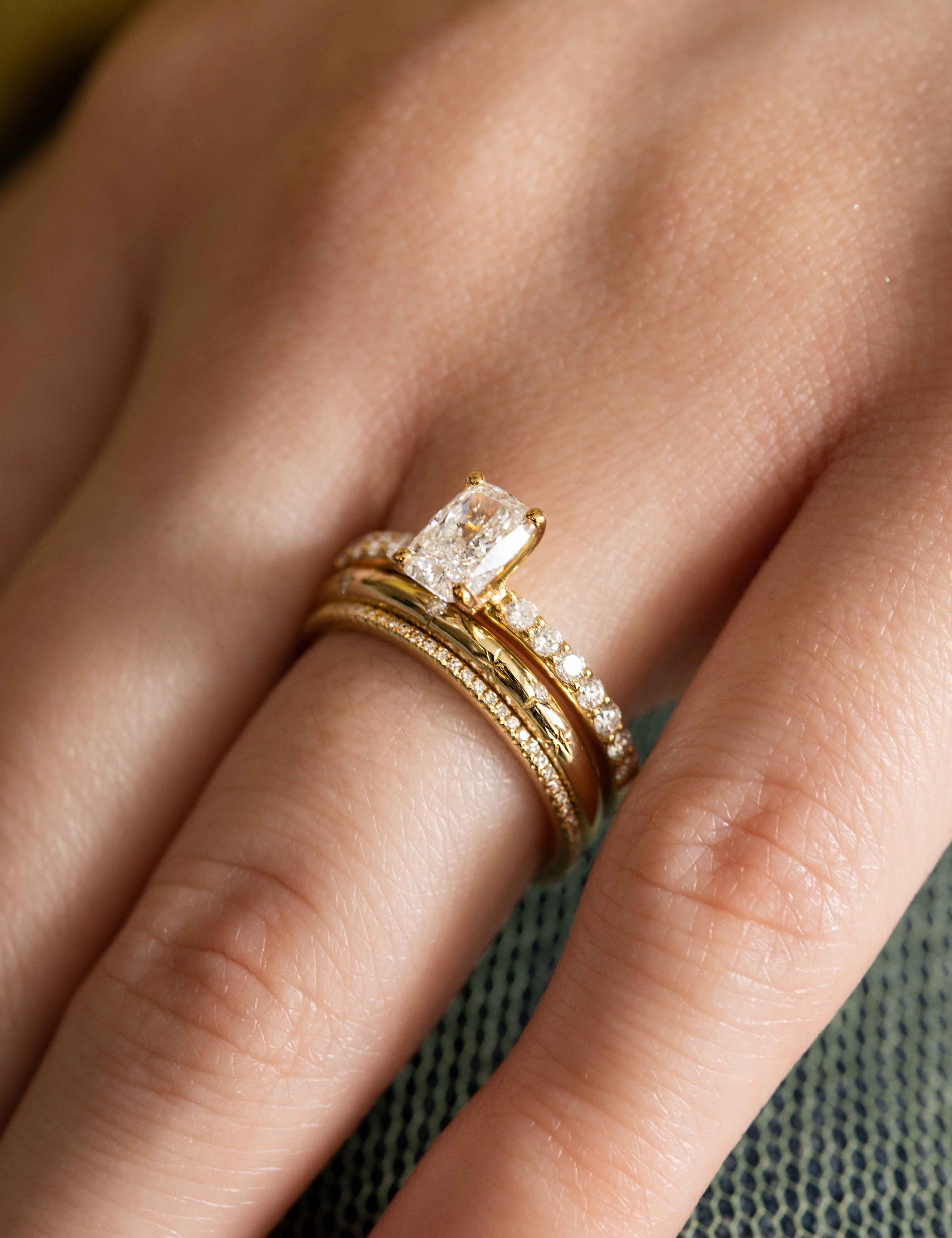 Stars & Diamond Gold Ring