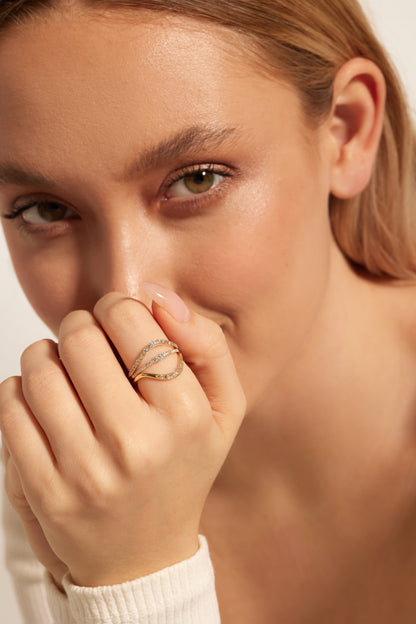 Sand Dunes White Sapphire Gold Ring