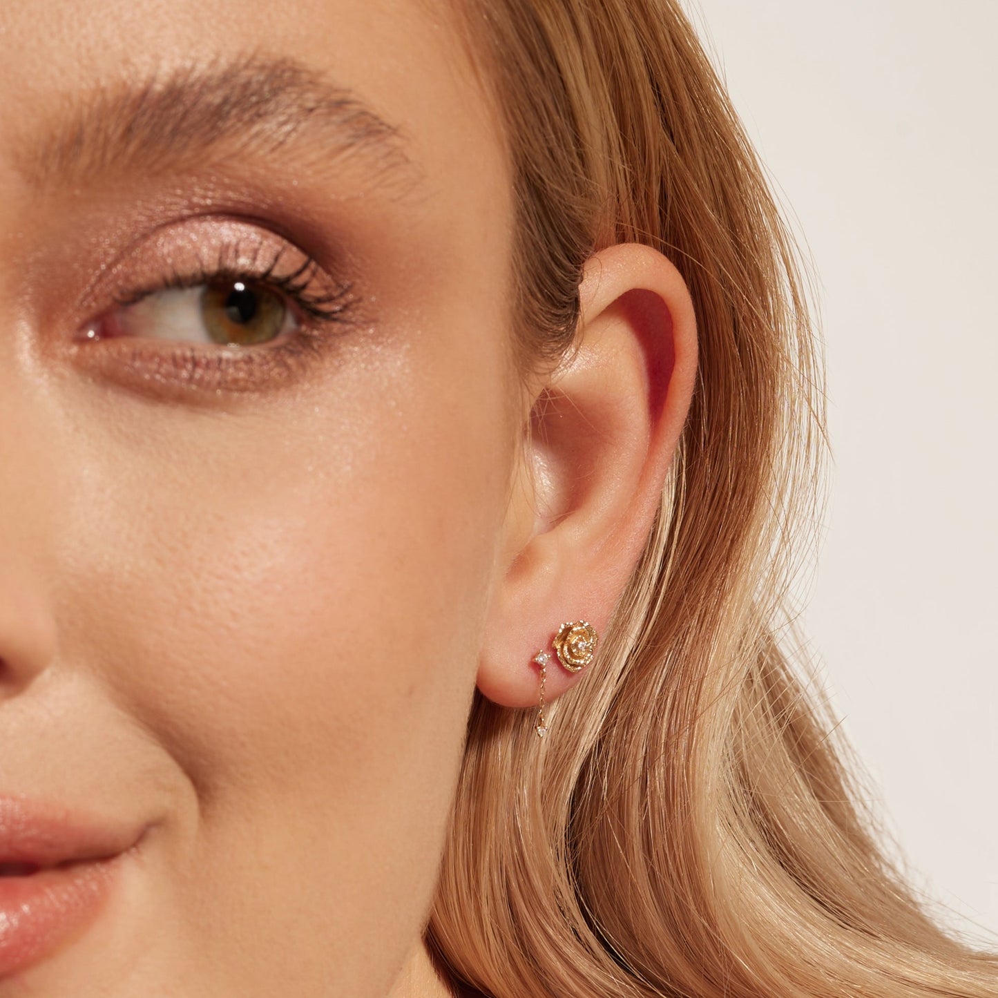 Naive Diamond Gold Earring (Single)